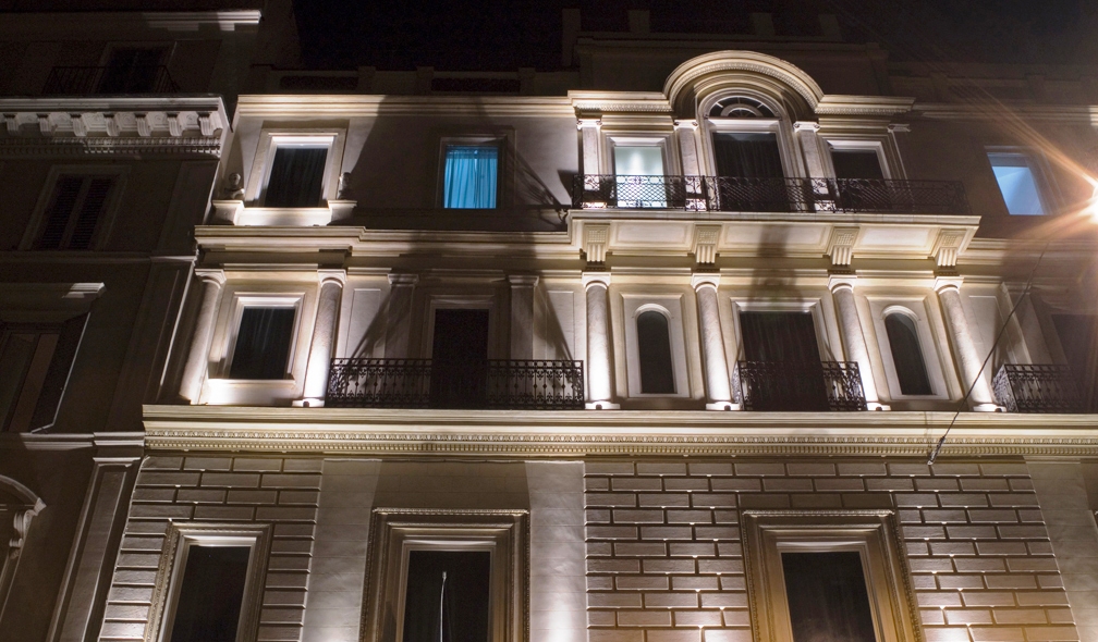 LEON’S PLACE HOTEL